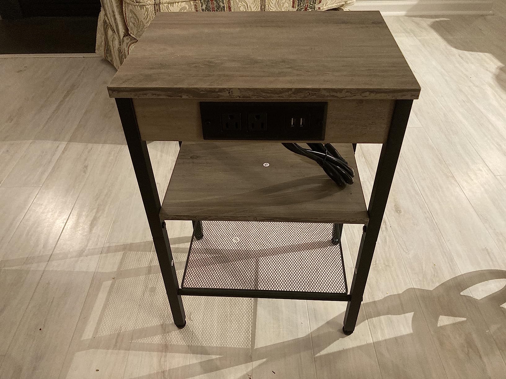 BG112BZ01 Grey End Table with Charging Station photo review